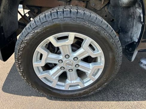 Used 2017 Nissan Titan SL AWD/4WD image 47