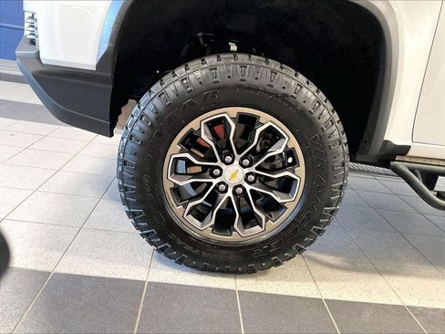 Used 2022 Chevrolet Colorado ZR2 AWD/4WD image 7