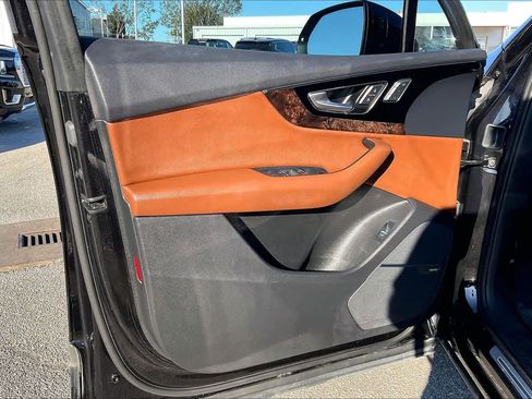 Used 2019 Audi Q7 3.0T Prestige image 21