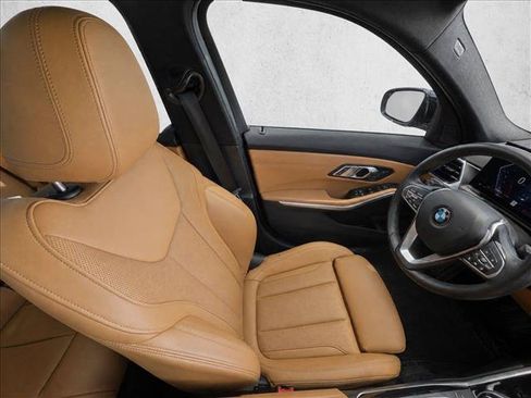 Used 2023 BMW 330i Sedan w/ Parking Assistance Package RWD image 17