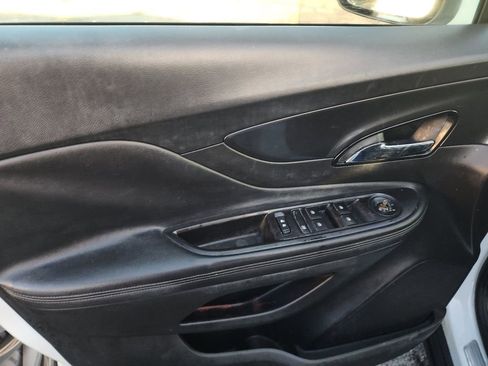 Used 2018 Buick Encore Preferred image 10