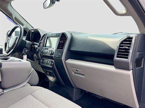 Used 2017 Ford F150 XLT w/ Equipment Group 302A Luxury AWD/4WD image 27