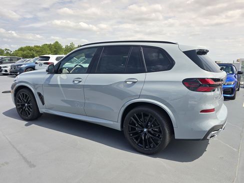 New 2026 BMW X5 xDrive40i w/ M Sport Package AWD/4WD image 5