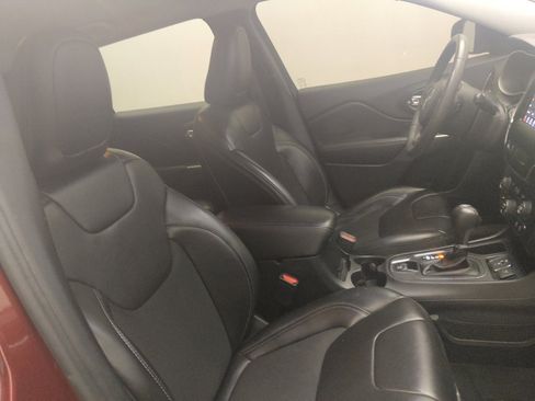 Used 2020 Jeep Cherokee Latitude Plus FWD image 21