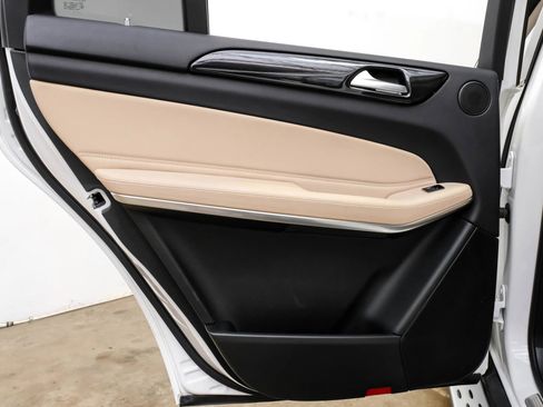 Used 2017 Mercedes-Benz GLS 550 4MATIC image 39