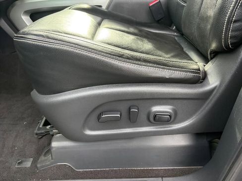 Used 2019 Nissan Titan PRO-4X w/ Pro-4x Convenience Package image 18