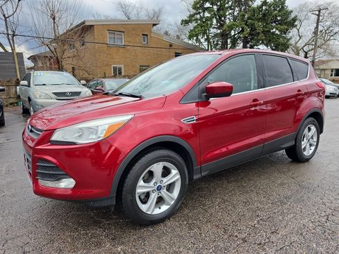 Used 2015 Ford Escape SE image 2