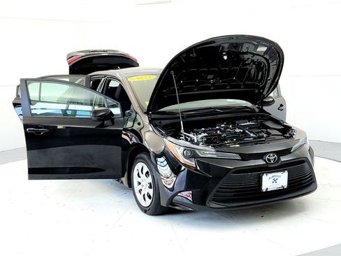 Used 2024 Toyota Corolla LE FWD image 9