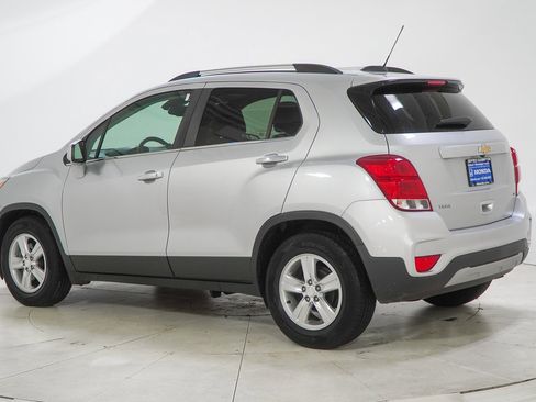 Used 2018 Chevrolet Trax LT w/ LT Convenience Package image 6