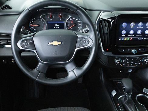 Used 2023 Chevrolet Traverse LT AWD/4WD image 11