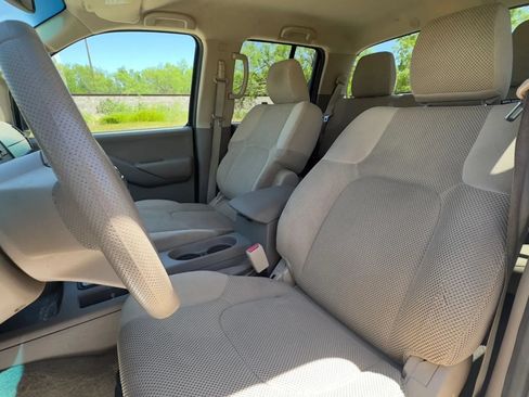 Used 2012 Nissan Frontier SV RWD image 18