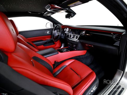 Used 2019 Rolls-Royce Wraith image 25