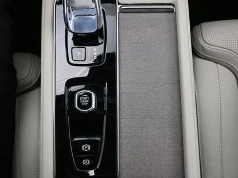 New 2026 Volvo XC90 B6 Ultra w/ Protection Package Premier AWD/4WD image 11