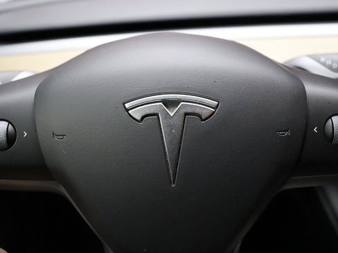 Used 2023 Tesla Model 3 Standard Range image 43