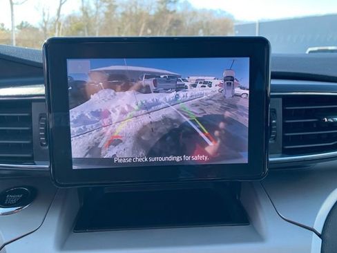 Used 2022 Ford Explorer XLT w/ Equipment Group 202A image 28