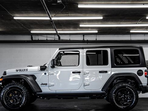 Used 2023 Jeep Wrangler Unlimited w/ Cold Weather Group AWD/4WD image 2