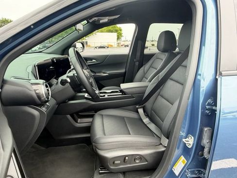 New 2026 Chevrolet Equinox LT w/ Convenience Package II FWD image 5
