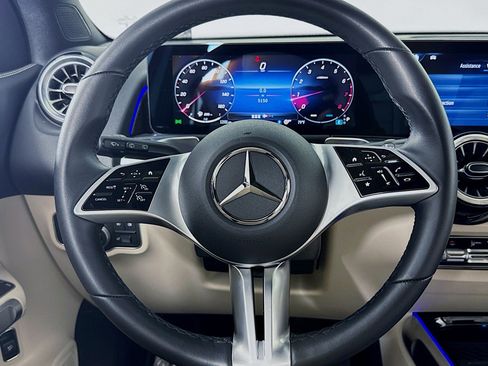 Certified 2025 Mercedes-Benz GLB 250 image 18