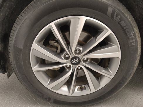 Used 2019 Hyundai Santa Fe Limited image 31