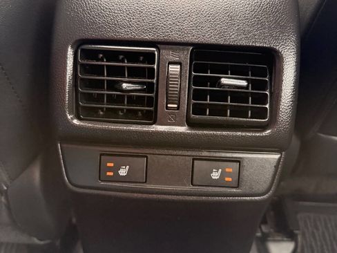 Used 2016 Subaru Outback 2.5i Limited image 23