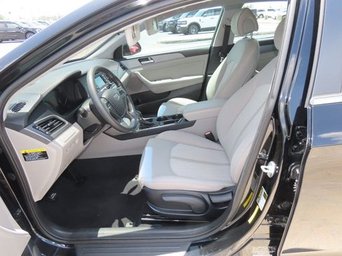 Used 2016 Hyundai Sonata SE FWD image 25