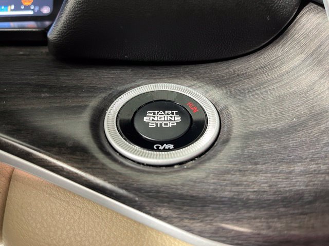 Used 2023 Jeep Grand Cherokee Limited AWD/4WD image 24