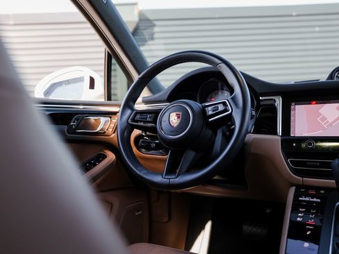 Certified 2022 Porsche Macan S image 27