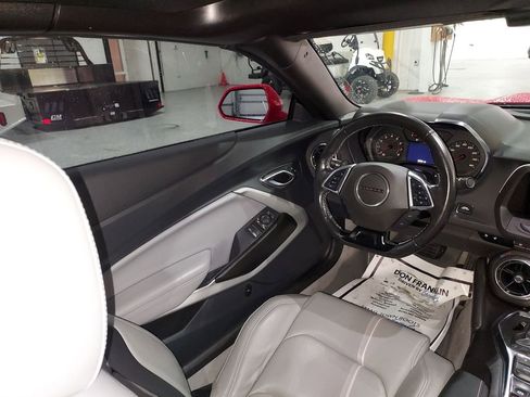 Used 2023 Chevrolet Camaro LT w/ Technology Package image 15