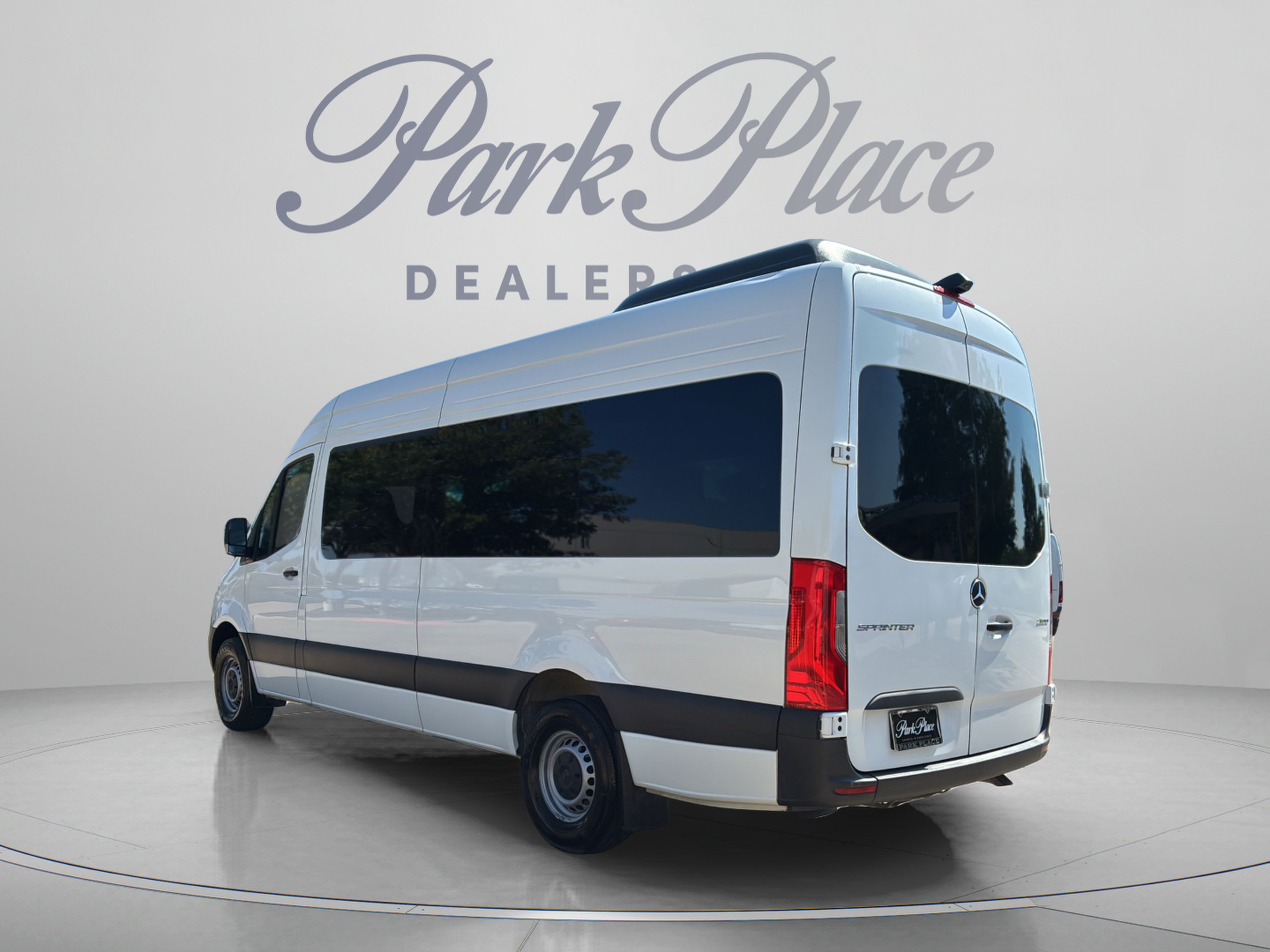 Used 2025 Mercedes-Benz Sprinter 2500 image 3