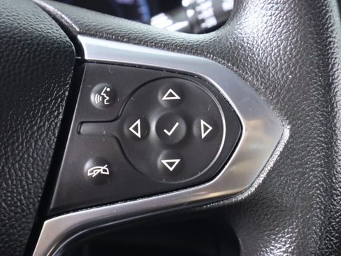 Used 2020 Chevrolet Traverse LS FWD image 13