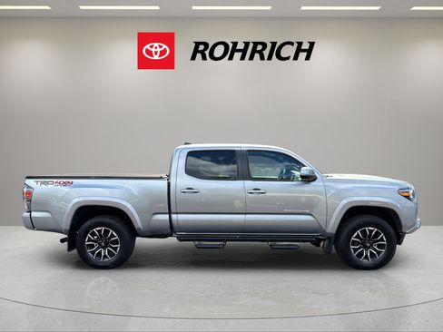 Used 2023 Toyota Tacoma TRD Sport w/ TRD Premium Sport Package AWD/4WD image 5