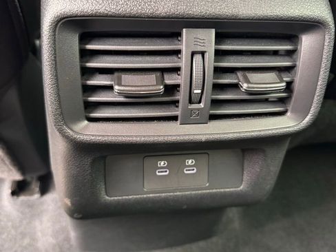 Used 2025 Nissan Murano SV AWD/4WD image 17