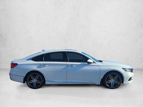 Used 2021 Honda Accord Touring image 4