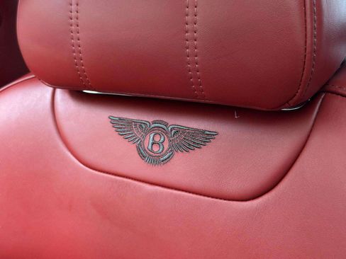 Used 2018 Bentley Bentayga AWD/4WD image 78