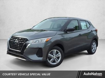 New 2025 Nissan Kicks Play S