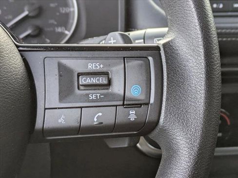 Used 2023 Nissan Rogue SV AWD/4WD image 11