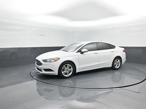 Certified 2018 Ford Fusion SE FWD image 4