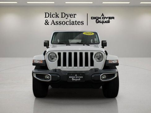 Used 2019 Jeep Wrangler Unlimited Sahara w/ Safety Group image 3