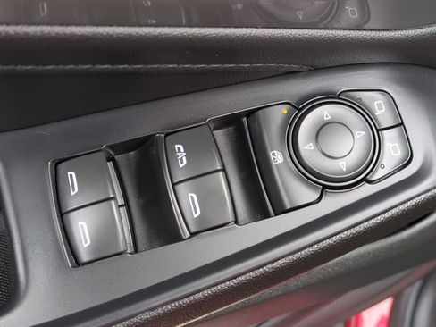 Used 2022 Chevrolet Traverse LT w/ Midnight/Sport Edition FWD image 11