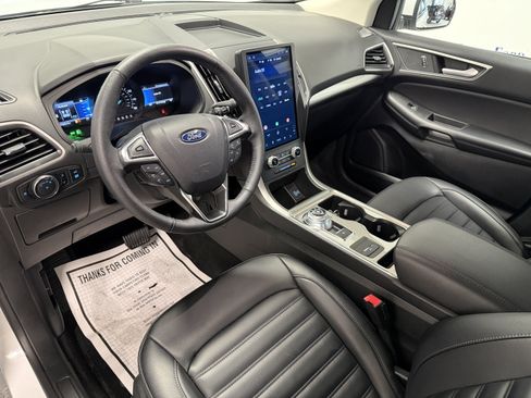 Used 2024 Ford Edge SEL w/ Convenience Package AWD/4WD image 4