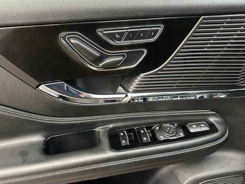 Used 2022 Lincoln Corsair Reserve w/ Equipment Group 201A image 10