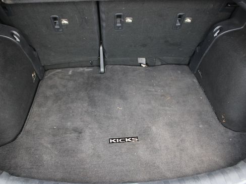 Used 2019 Nissan Kicks SR FWD image 29