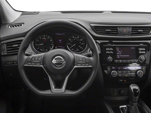 Used 2017 Nissan Rogue Sport SV w/ SV Premium Package AWD/4WD image 4