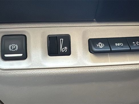 Used 2021 GMC Acadia Denali w/ Denali Technology Package image 18