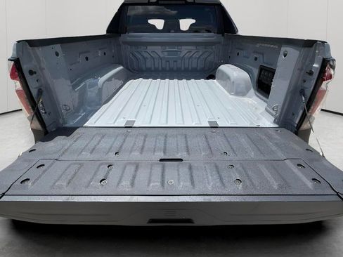 Used 2025 Chevrolet Silverado EV LT AWD/4WD image 29