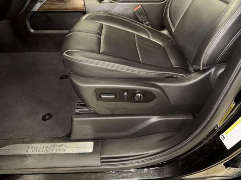 Used 2022 Chevrolet Silverado 1500 High Country w/ Safety Package II AWD/4WD image 24