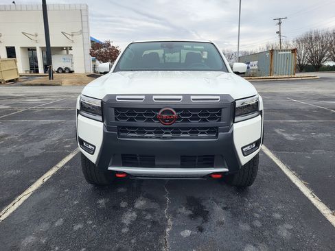 Used 2025 Nissan Frontier PRO-4X w/ Pro Convenience Package image 2