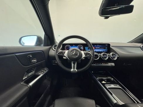 Used 2025 Mercedes-Benz GLA 250 image 21