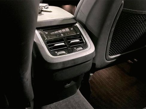 Certified 2024 Volvo XC90 B6 Ultimate w/ Lounge Package image 35