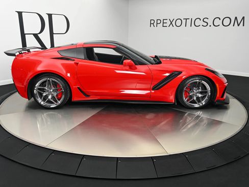 Used 2019 Chevrolet Corvette ZR1 RWD image 18
